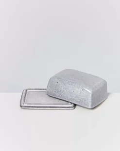 Mae Butterdose Grau